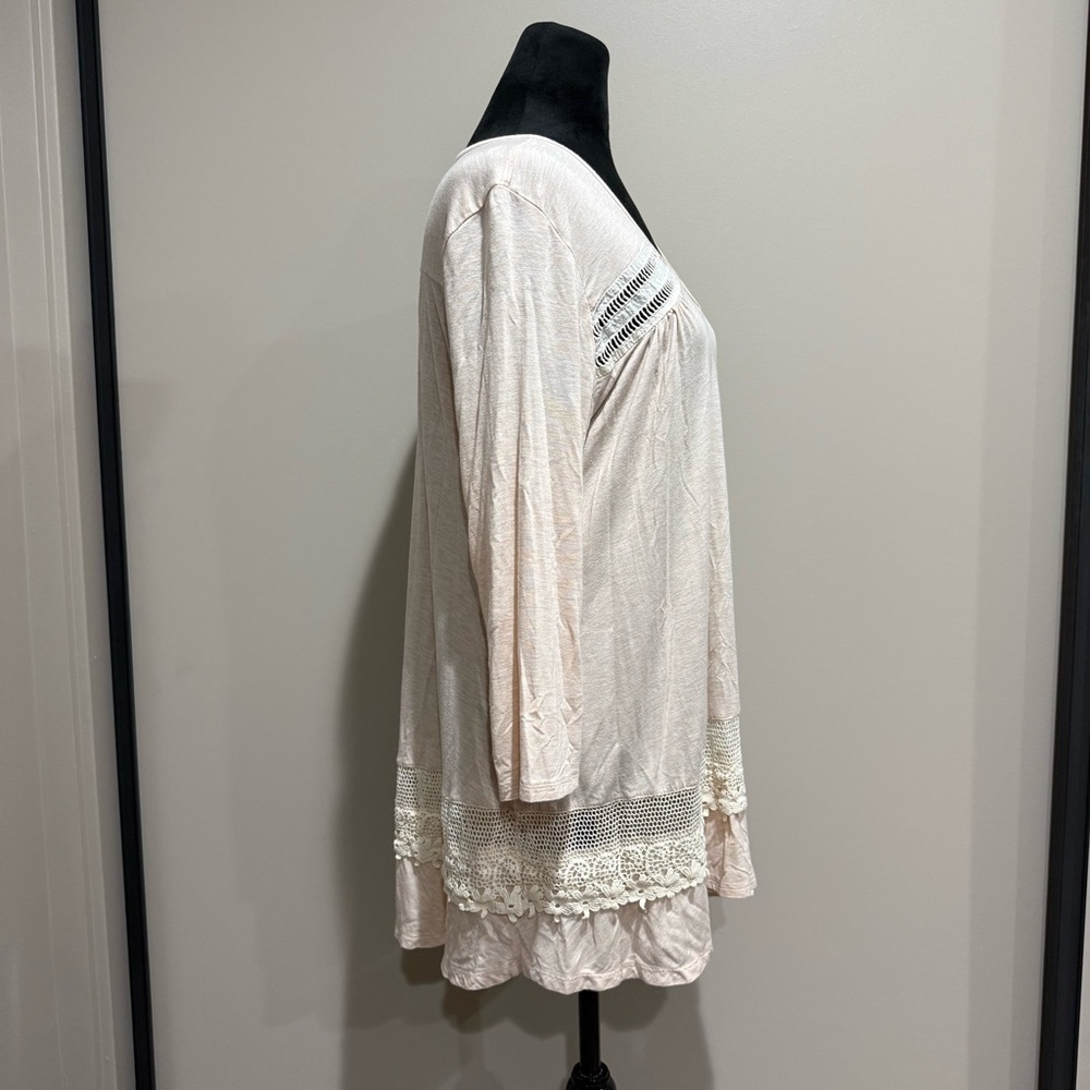 Lapis Blush Lace Accent Tunic with 3/4 Length Sleeve - Picture 4 of 7